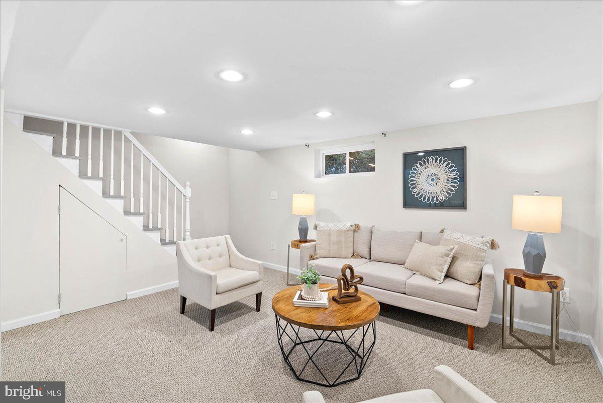 3229 6TH ST S, ARLINGTON, Virginia 22204, 2 Bedrooms Bedrooms, ,2 BathroomsBathrooms,Residential,For sale,3229 6TH ST S,VAAR2063148 MLS # VAAR2063148