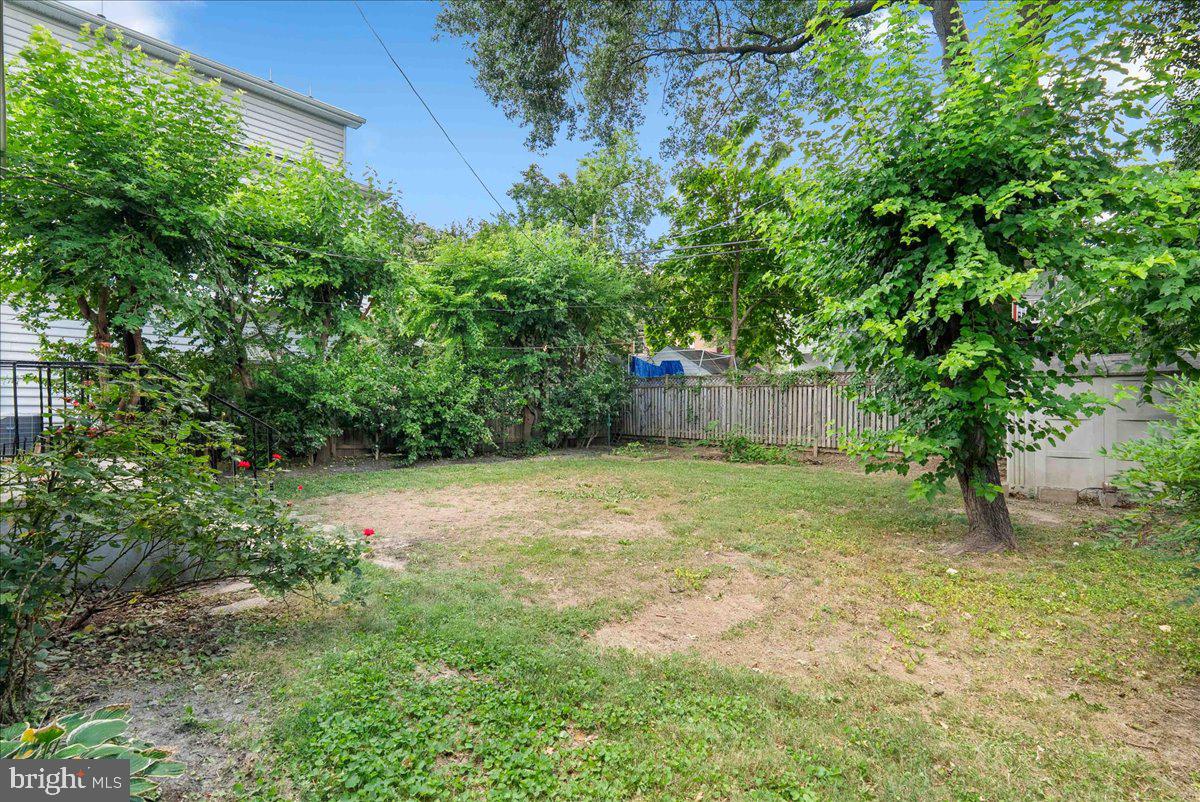 3229 6TH ST S, ARLINGTON, Virginia 22204, 2 Bedrooms Bedrooms, ,2 BathroomsBathrooms,Residential,For sale,3229 6TH ST S,VAAR2063148 MLS # VAAR2063148