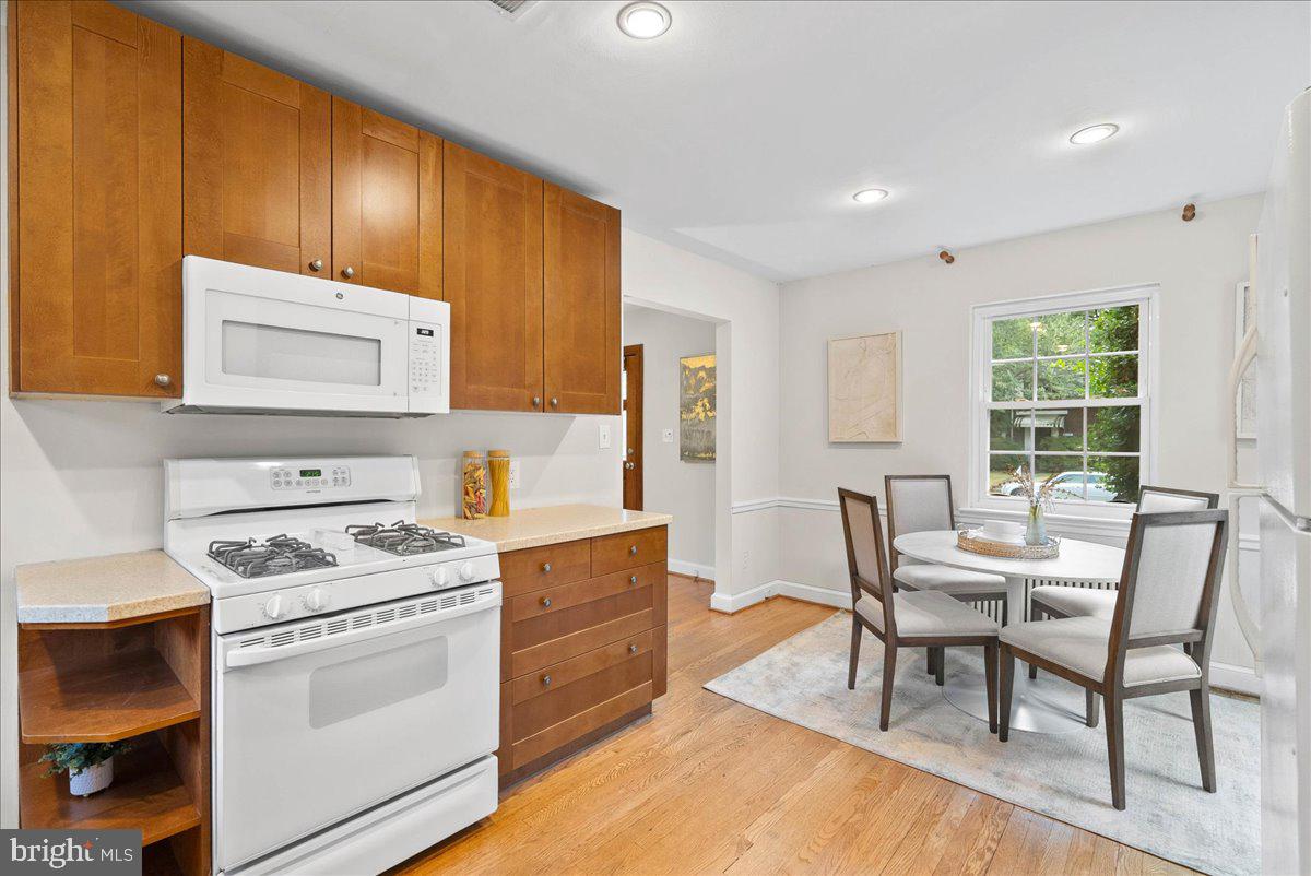 3229 6TH ST S, ARLINGTON, Virginia 22204, 2 Bedrooms Bedrooms, ,2 BathroomsBathrooms,Residential,For sale,3229 6TH ST S,VAAR2063148 MLS # VAAR2063148