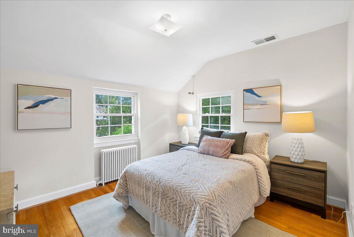 3229 6TH ST S, ARLINGTON, Virginia 22204, 2 Bedrooms Bedrooms, ,2 BathroomsBathrooms,Residential,For sale,3229 6TH ST S,VAAR2063148 MLS # VAAR2063148