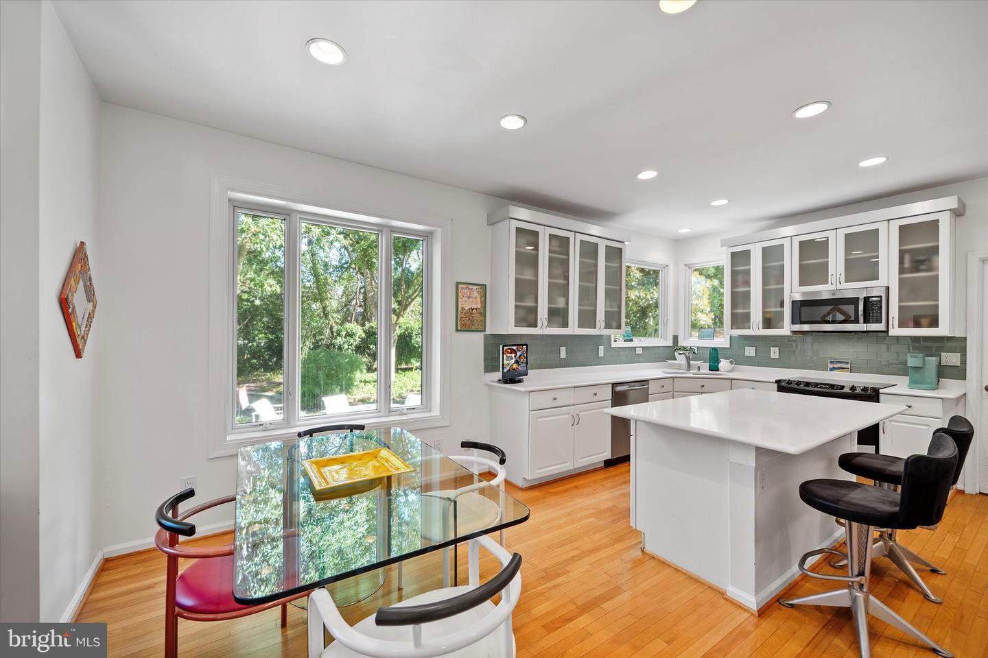 5101 CLAYBANK LN, CENTREVILLE, Virginia 20120, 4 Bedrooms Bedrooms, ,3 BathroomsBathrooms,Residential,For sale,5101 CLAYBANK LN,VAFX2265036 MLS # VAFX2265036