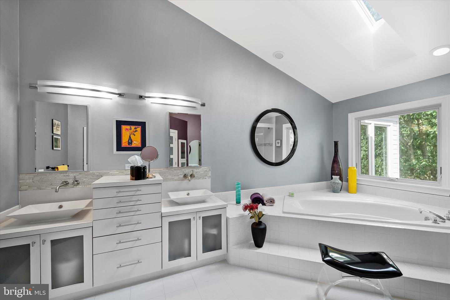 5101 CLAYBANK LN, CENTREVILLE, Virginia 20120, 4 Bedrooms Bedrooms, ,3 BathroomsBathrooms,Residential,For sale,5101 CLAYBANK LN,VAFX2265036 MLS # VAFX2265036