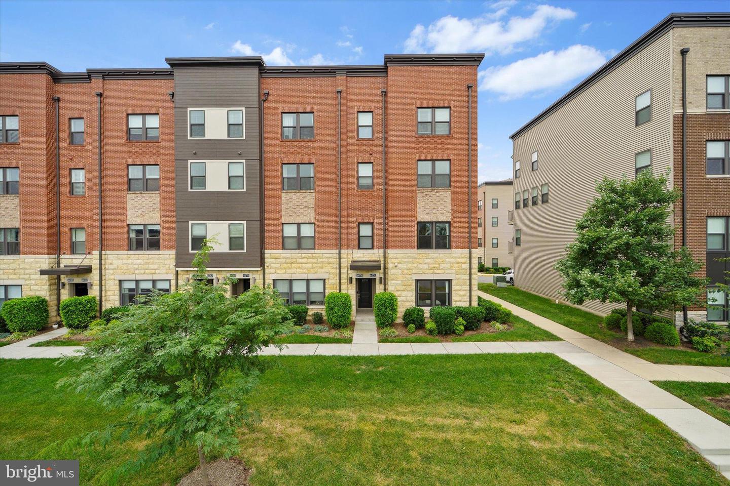 44774 TIVERTON SQ, ASHBURN, Virginia 20147, 2 Bedrooms Bedrooms, 8 Rooms Rooms,2 BathroomsBathrooms,Residential,For sale,44774 TIVERTON SQ,VALO2106192 MLS # VALO2106192