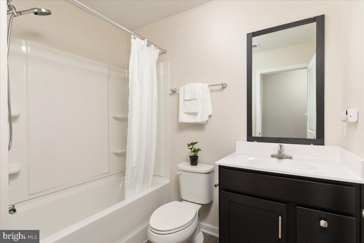 2015 SHOESHINE AVE, ROCKINGHAM, Virginia 22801, 4 Bedrooms Bedrooms, 7 Rooms Rooms,2 BathroomsBathrooms,Residential,For sale,2015 SHOESHINE AVE,VARO2002552 MLS # VARO2002552