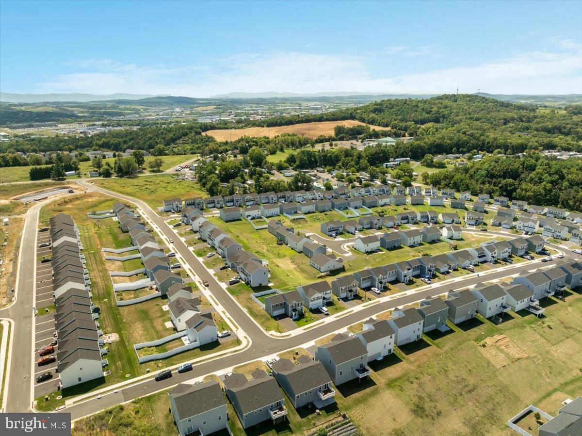 2015 SHOESHINE AVE, ROCKINGHAM, Virginia 22801, 4 Bedrooms Bedrooms, 7 Rooms Rooms,2 BathroomsBathrooms,Residential,For sale,2015 SHOESHINE AVE,VARO2002552 MLS # VARO2002552