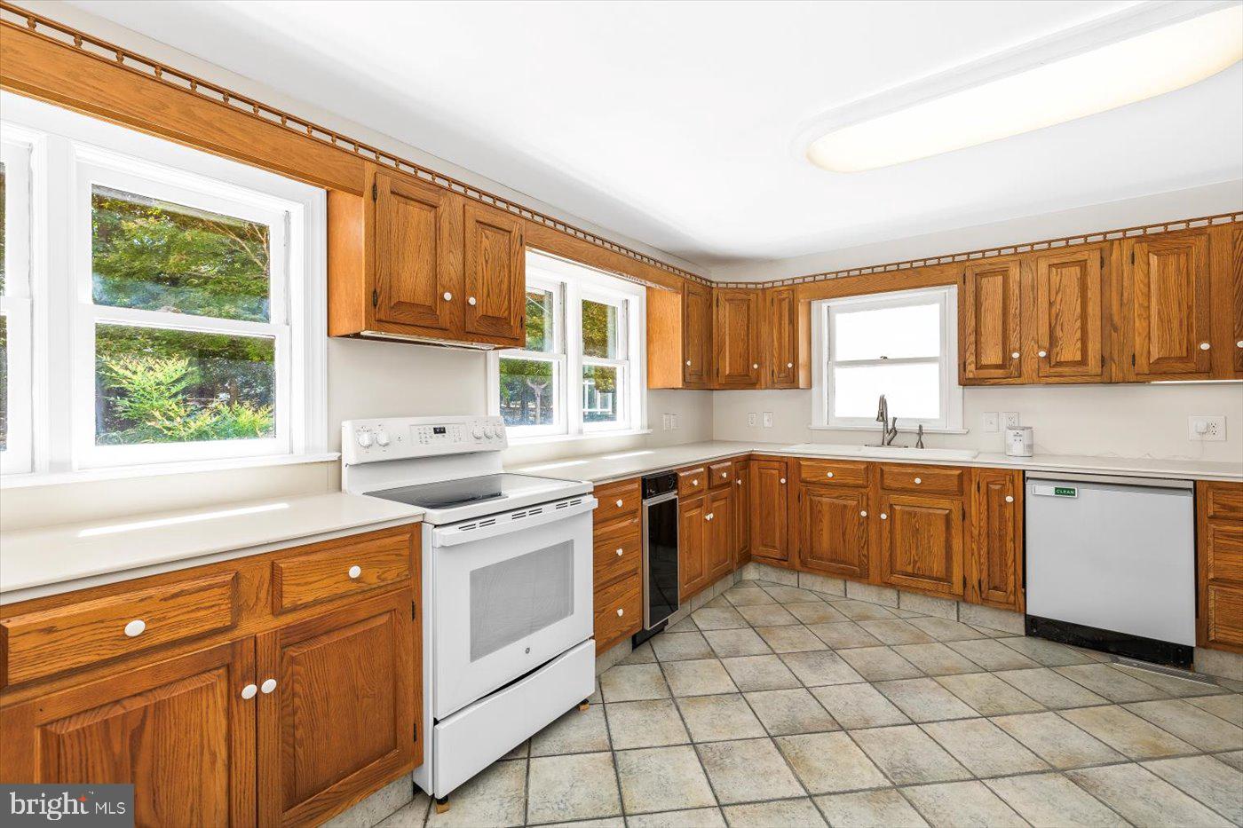 8100 BATTLE TRACE LN, SPOTSYLVANIA, Virginia 22553, 3 Bedrooms Bedrooms, ,4 BathroomsBathrooms,Residential,For sale,8100 BATTLE TRACE LN,VASP2036054 MLS # VASP2036054