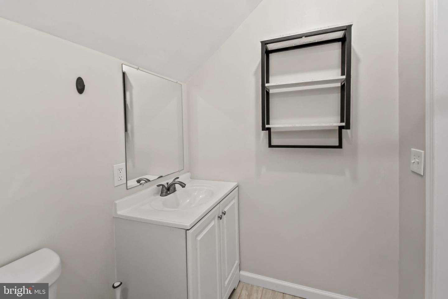 10268 JOHN MARSHALL HWY, DELAPLANE, Virginia 20144, 4 Bedrooms Bedrooms, ,3 BathroomsBathrooms,Residential,For sale,10268 JOHN MARSHALL HWY,VAFQ2018192 MLS # VAFQ2018192