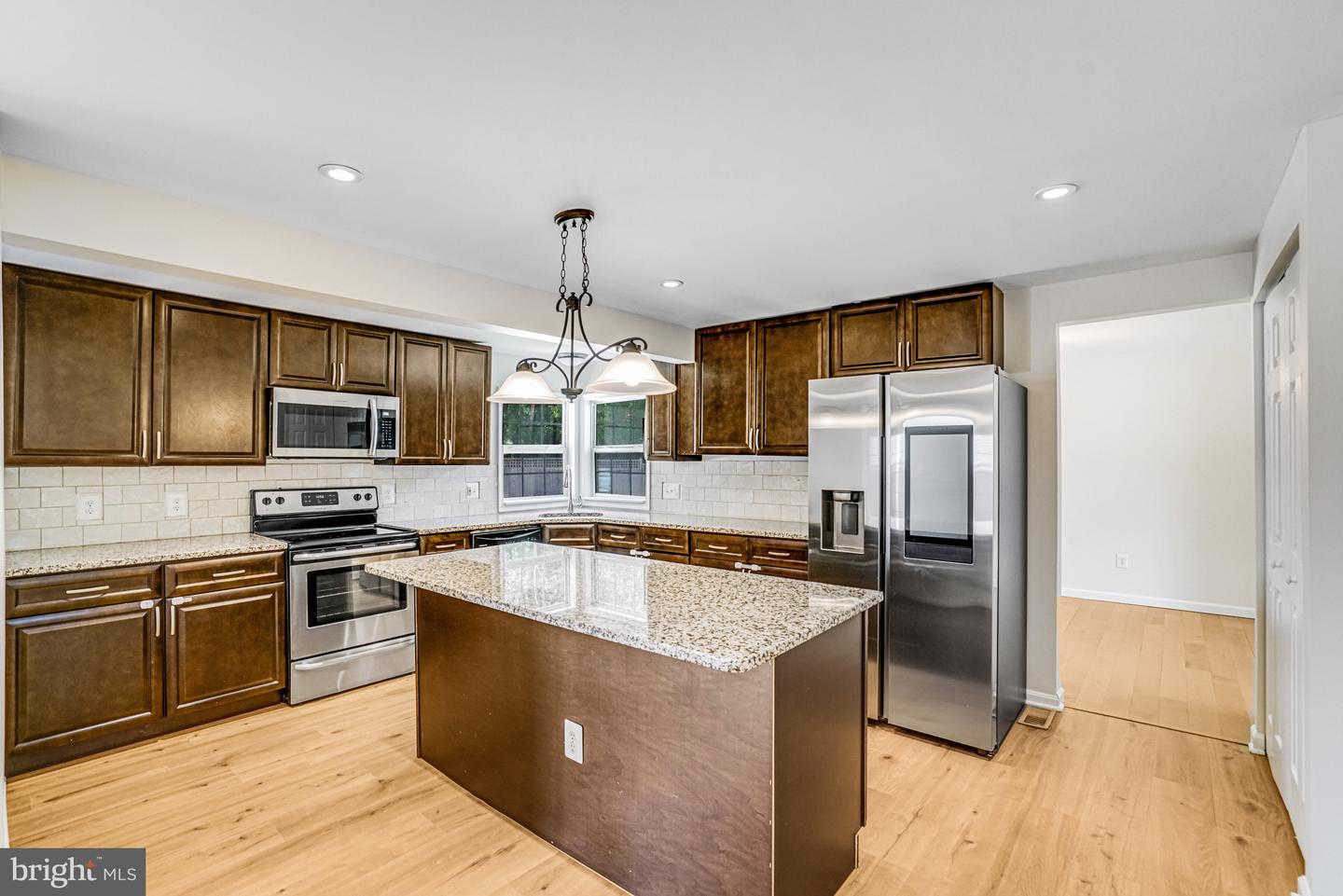 7307 BONNIEMILL LN, SPRINGFIELD, Virginia 22150, 5 Bedrooms Bedrooms, ,3 BathroomsBathrooms,Residential,For sale,7307 BONNIEMILL LN,VAFX2265124 MLS # VAFX2265124