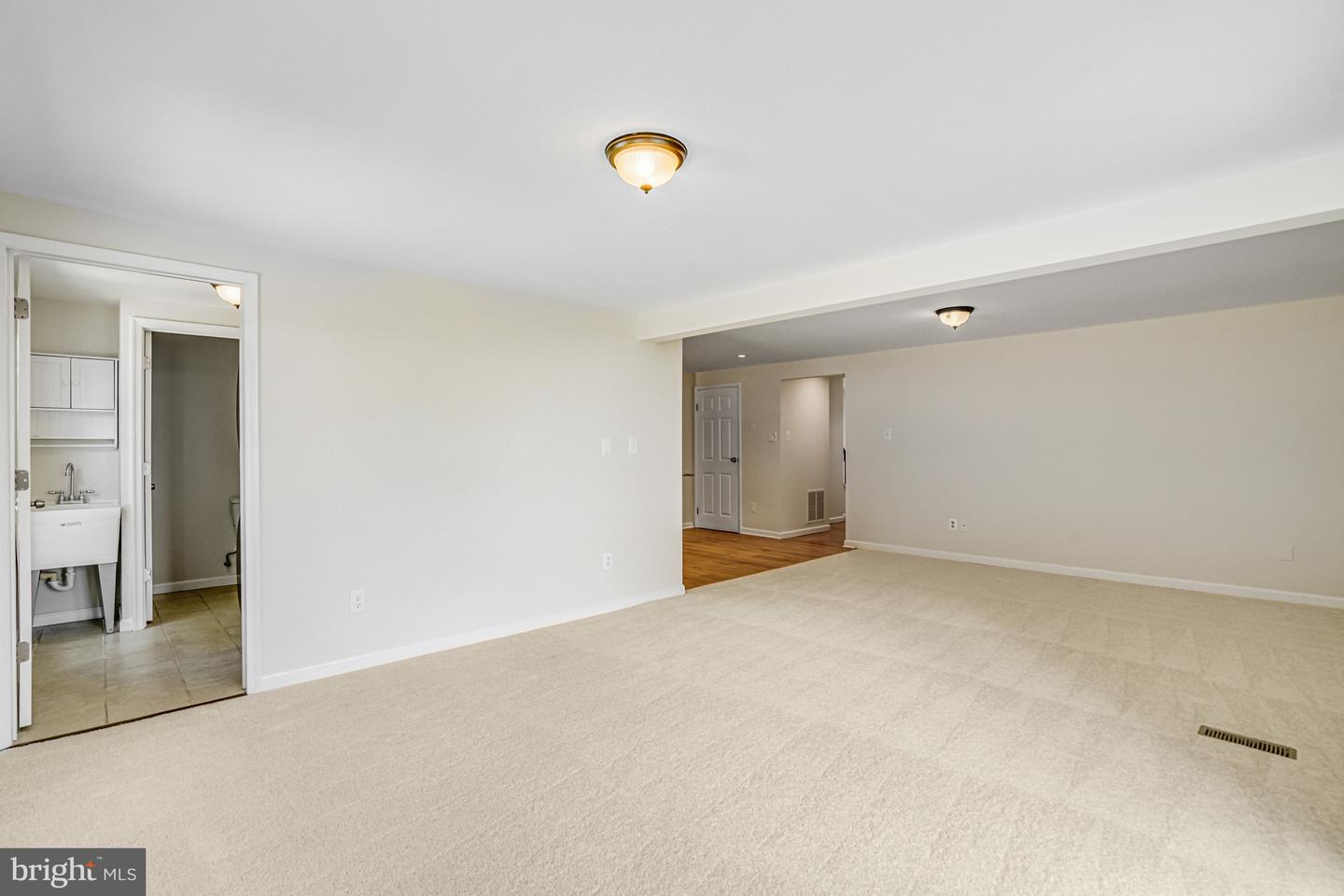 7307 BONNIEMILL LN, SPRINGFIELD, Virginia 22150, 5 Bedrooms Bedrooms, ,3 BathroomsBathrooms,Residential,For sale,7307 BONNIEMILL LN,VAFX2265124 MLS # VAFX2265124