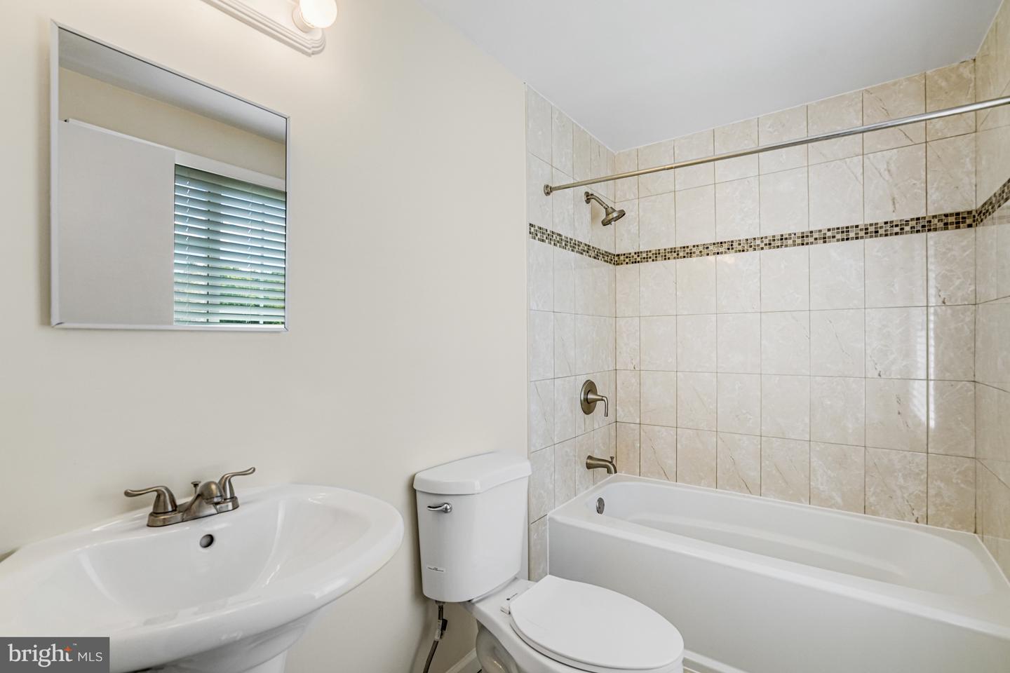 7307 BONNIEMILL LN, SPRINGFIELD, Virginia 22150, 5 Bedrooms Bedrooms, ,3 BathroomsBathrooms,Residential,For sale,7307 BONNIEMILL LN,VAFX2265124 MLS # VAFX2265124