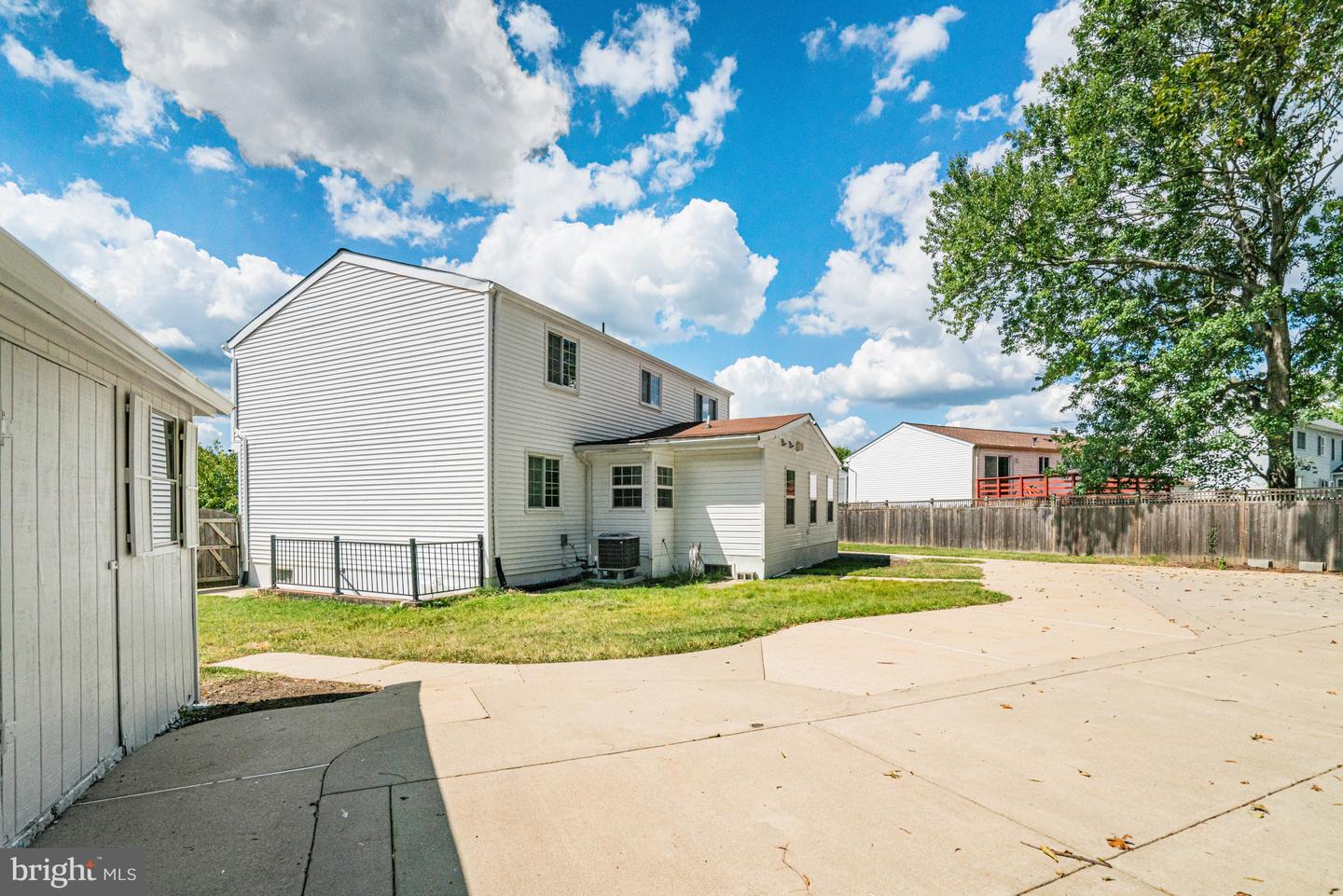 7307 BONNIEMILL LN, SPRINGFIELD, Virginia 22150, 5 Bedrooms Bedrooms, ,3 BathroomsBathrooms,Residential,For sale,7307 BONNIEMILL LN,VAFX2265124 MLS # VAFX2265124