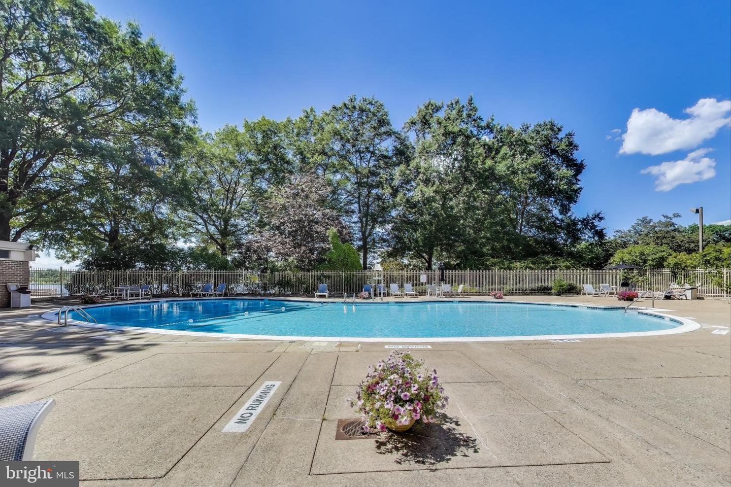 1435 4TH ST SW #B609, WASHINGTON, District Of Columbia 20024, 1 Bedroom Bedrooms, 2 Rooms Rooms,1 BathroomBathrooms,Residential,For sale,1435 4TH ST SW #B609,DCDC2220528 MLS # DCDC2220528