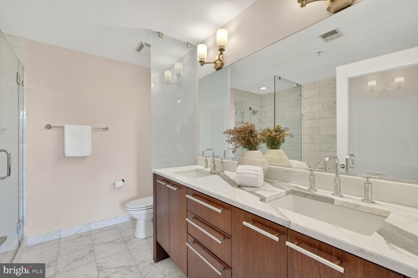 2001 15TH ST N #1210, ARLINGTON, Virginia 22201, 2 Bedrooms Bedrooms, ,2 BathroomsBathrooms,Residential,For sale,2001 15TH ST N #1210,VAAR2063210 MLS # VAAR2063210 2001 15TH ST N #1210, ARLINGTON, Virginia 22201, 2 Bedrooms Bedrooms, ,2 BathroomsBathrooms,Residential,For sale,2001 15TH ST N #1210,VAAR2063210 MLS # VAAR2063210