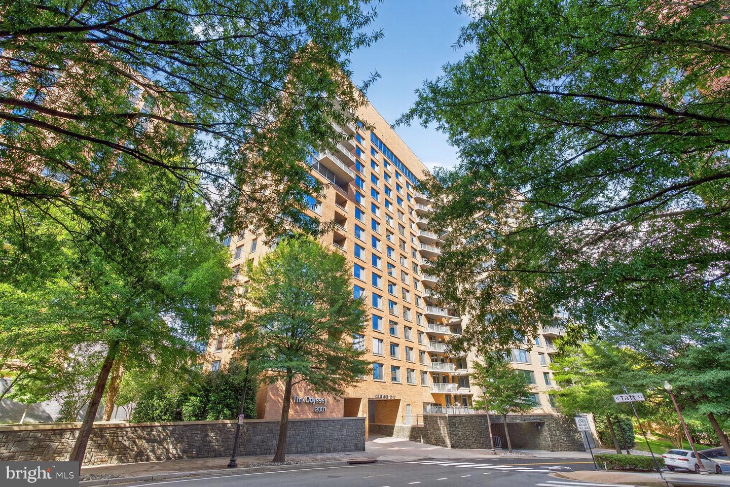 2001 15TH ST N #1210, ARLINGTON, Virginia 22201, 2 Bedrooms Bedrooms, ,2 BathroomsBathrooms,Residential,For sale,2001 15TH ST N #1210,VAAR2063210 MLS # VAAR2063210 2001 15TH ST N #1210, ARLINGTON, Virginia 22201, 2 Bedrooms Bedrooms, ,2 BathroomsBathrooms,Residential,For sale,2001 15TH ST N #1210,VAAR2063210 MLS # VAAR2063210