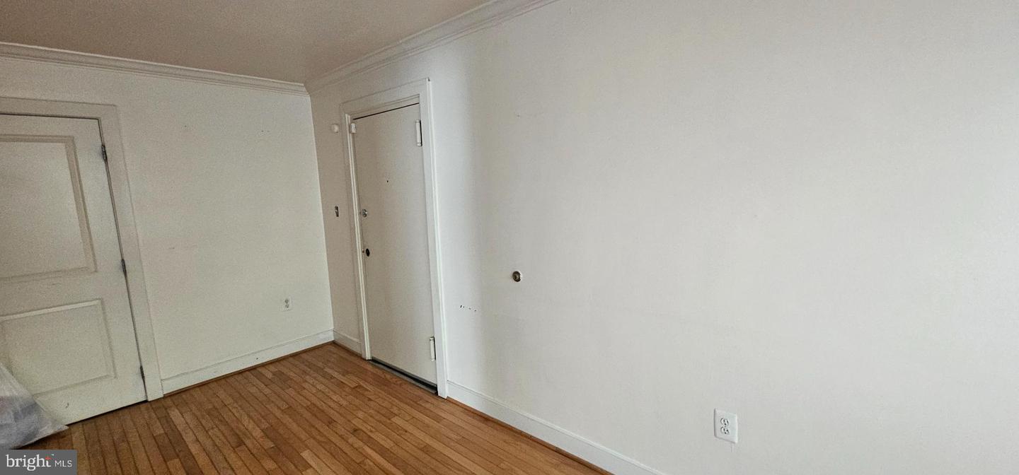 2844 HARTFORD ST SE #301, WASHINGTON, District Of Columbia 20020, 2 Bedrooms Bedrooms, 3 Rooms Rooms,1 BathroomBathrooms,Residential,For sale,2844 HARTFORD ST SE #301,DCDC2220726 MLS # DCDC2220726