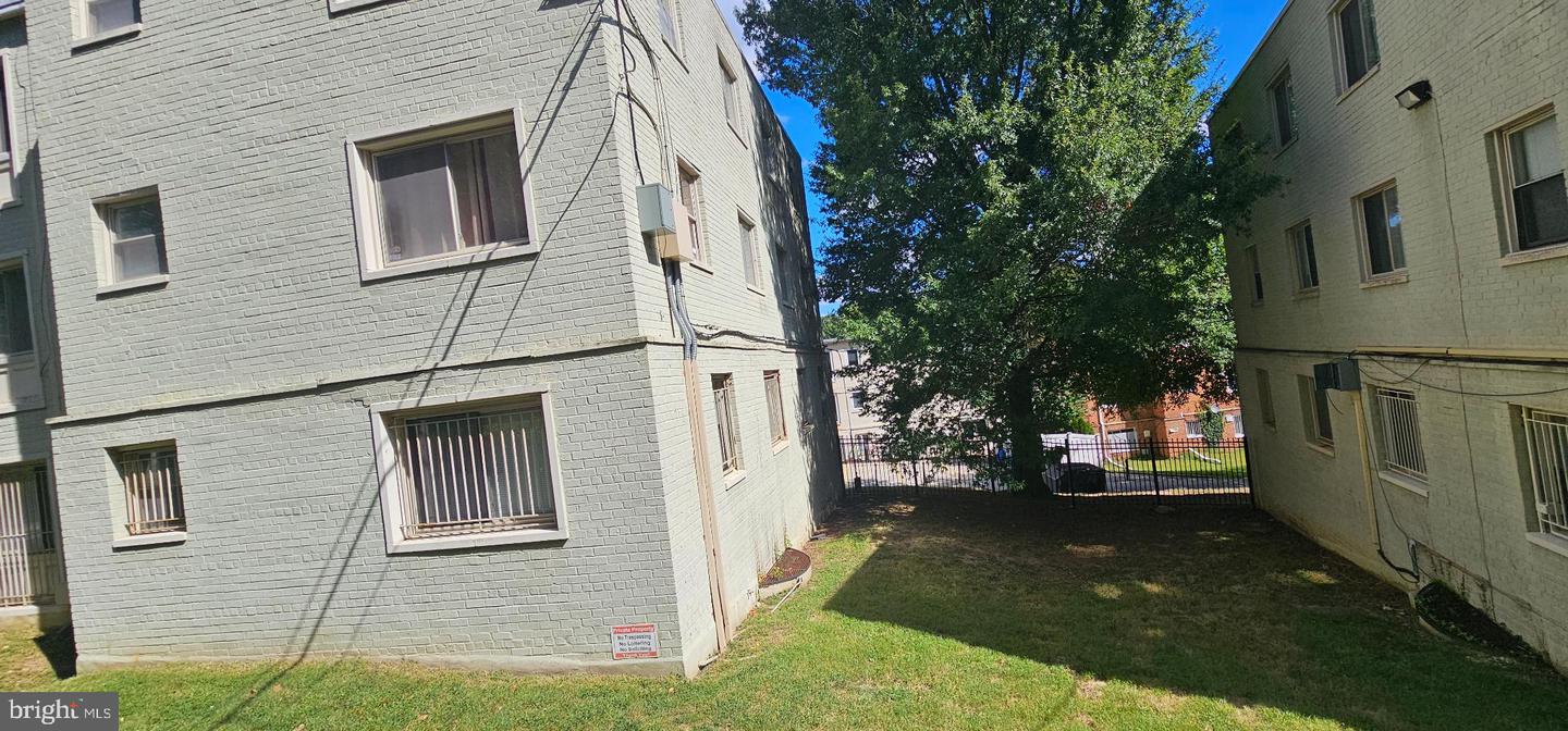 2844 HARTFORD ST SE #301, WASHINGTON, District Of Columbia 20020, 2 Bedrooms Bedrooms, 3 Rooms Rooms,1 BathroomBathrooms,Residential,For sale,2844 HARTFORD ST SE #301,DCDC2220726 MLS # DCDC2220726