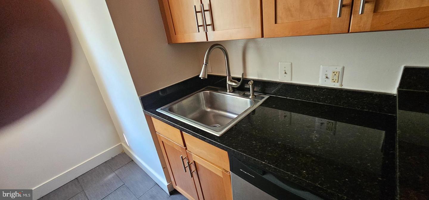 2844 HARTFORD ST SE #301, WASHINGTON, District Of Columbia 20020, 2 Bedrooms Bedrooms, 3 Rooms Rooms,1 BathroomBathrooms,Residential,For sale,2844 HARTFORD ST SE #301,DCDC2220726 MLS # DCDC2220726