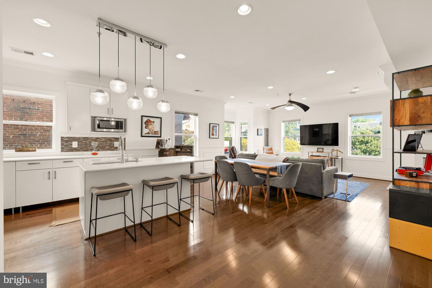 233 S ST NE #4, WASHINGTON, District Of Columbia 20002, 2 Bedrooms Bedrooms, ,2 BathroomsBathrooms,Residential,For sale,233 S ST NE #4,DCDC2220752 MLS # DCDC2220752