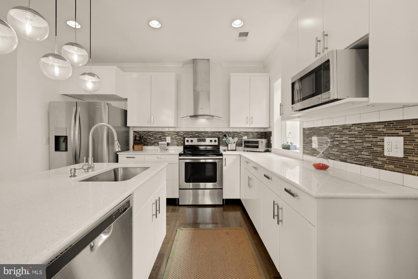 233 S ST NE #4, WASHINGTON, District Of Columbia 20002, 2 Bedrooms Bedrooms, ,2 BathroomsBathrooms,Residential,For sale,233 S ST NE #4,DCDC2220752 MLS # DCDC2220752
