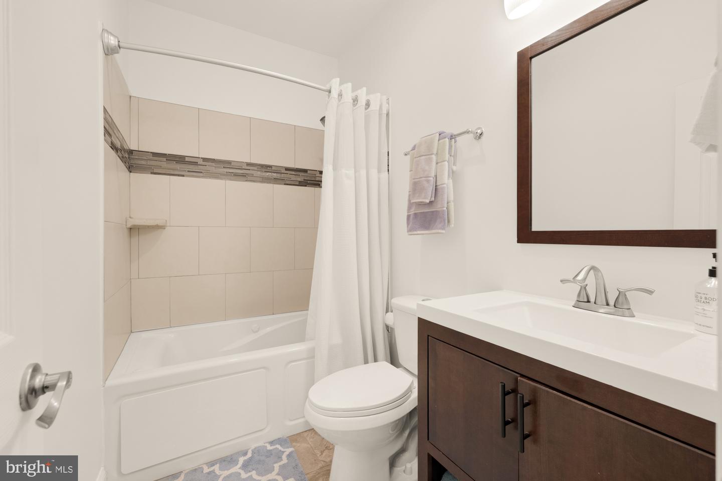 233 S ST NE #4, WASHINGTON, District Of Columbia 20002, 2 Bedrooms Bedrooms, ,2 BathroomsBathrooms,Residential,For sale,233 S ST NE #4,DCDC2220752 MLS # DCDC2220752