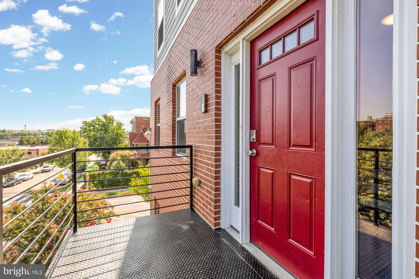 233 S ST NE #4, WASHINGTON, District Of Columbia 20002, 2 Bedrooms Bedrooms, ,2 BathroomsBathrooms,Residential,For sale,233 S ST NE #4,DCDC2220752 MLS # DCDC2220752