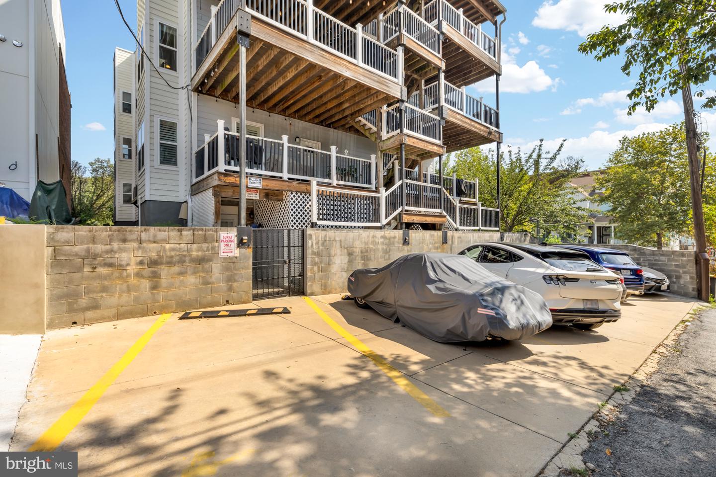 233 S ST NE #4, WASHINGTON, District Of Columbia 20002, 2 Bedrooms Bedrooms, ,2 BathroomsBathrooms,Residential,For sale,233 S ST NE #4,DCDC2220752 MLS # DCDC2220752