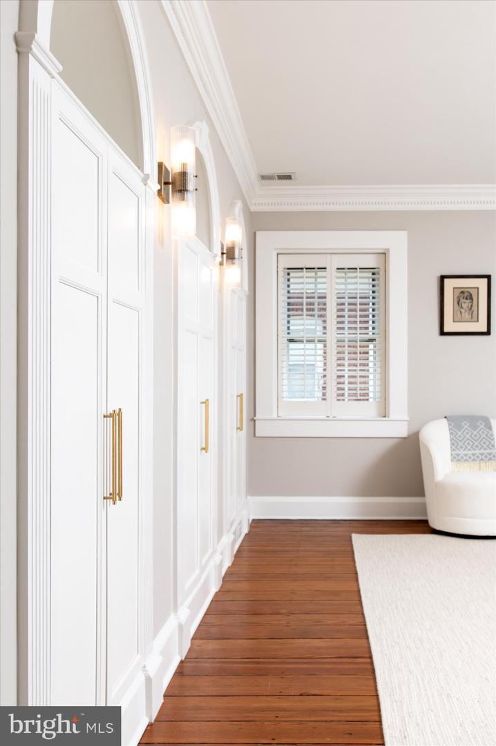 300 S COLUMBUS ST, ALEXANDRIA, Virginia 22314, 3 Bedrooms Bedrooms, 13 Rooms Rooms,3 BathroomsBathrooms,Residential,For sale,300 S COLUMBUS ST,VAAX2049368 MLS # VAAX2049368