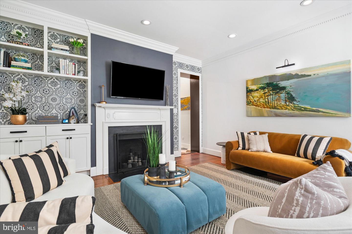 300 S COLUMBUS ST, ALEXANDRIA, Virginia 22314, 3 Bedrooms Bedrooms, 13 Rooms Rooms,3 BathroomsBathrooms,Residential,For sale,300 S COLUMBUS ST,VAAX2049368 MLS # VAAX2049368