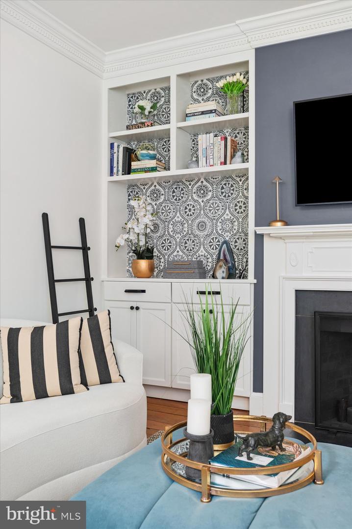 300 S COLUMBUS ST, ALEXANDRIA, Virginia 22314, 3 Bedrooms Bedrooms, 13 Rooms Rooms,3 BathroomsBathrooms,Residential,For sale,300 S COLUMBUS ST,VAAX2049368 MLS # VAAX2049368