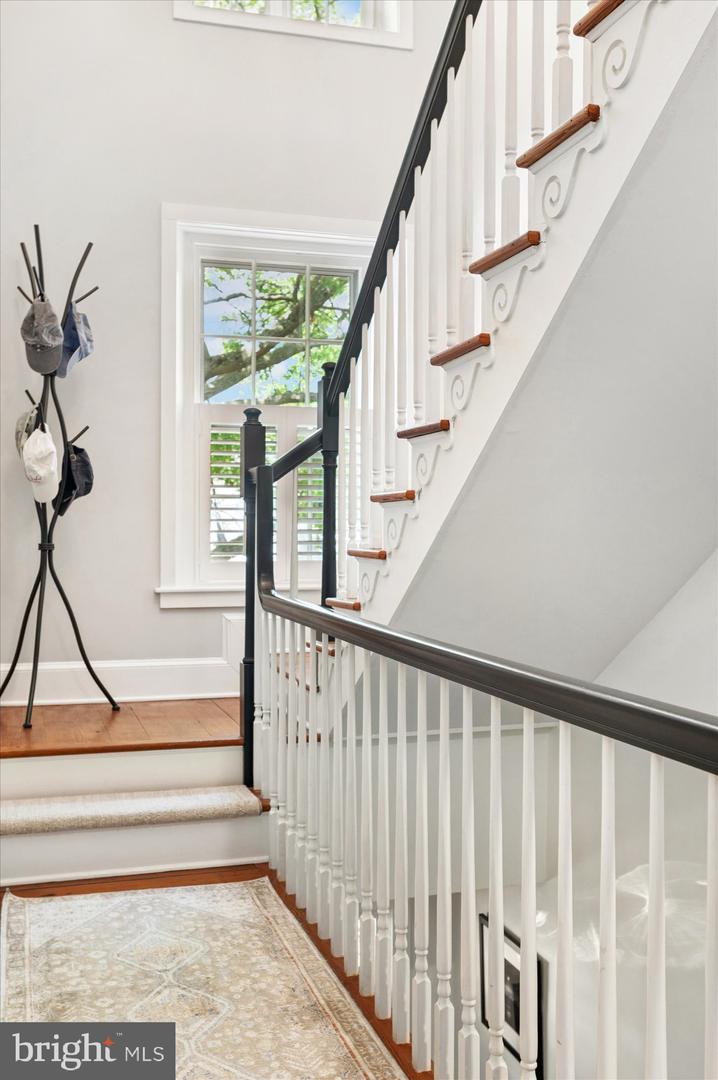 300 S COLUMBUS ST, ALEXANDRIA, Virginia 22314, 3 Bedrooms Bedrooms, 13 Rooms Rooms,3 BathroomsBathrooms,Residential,For sale,300 S COLUMBUS ST,VAAX2049368 MLS # VAAX2049368