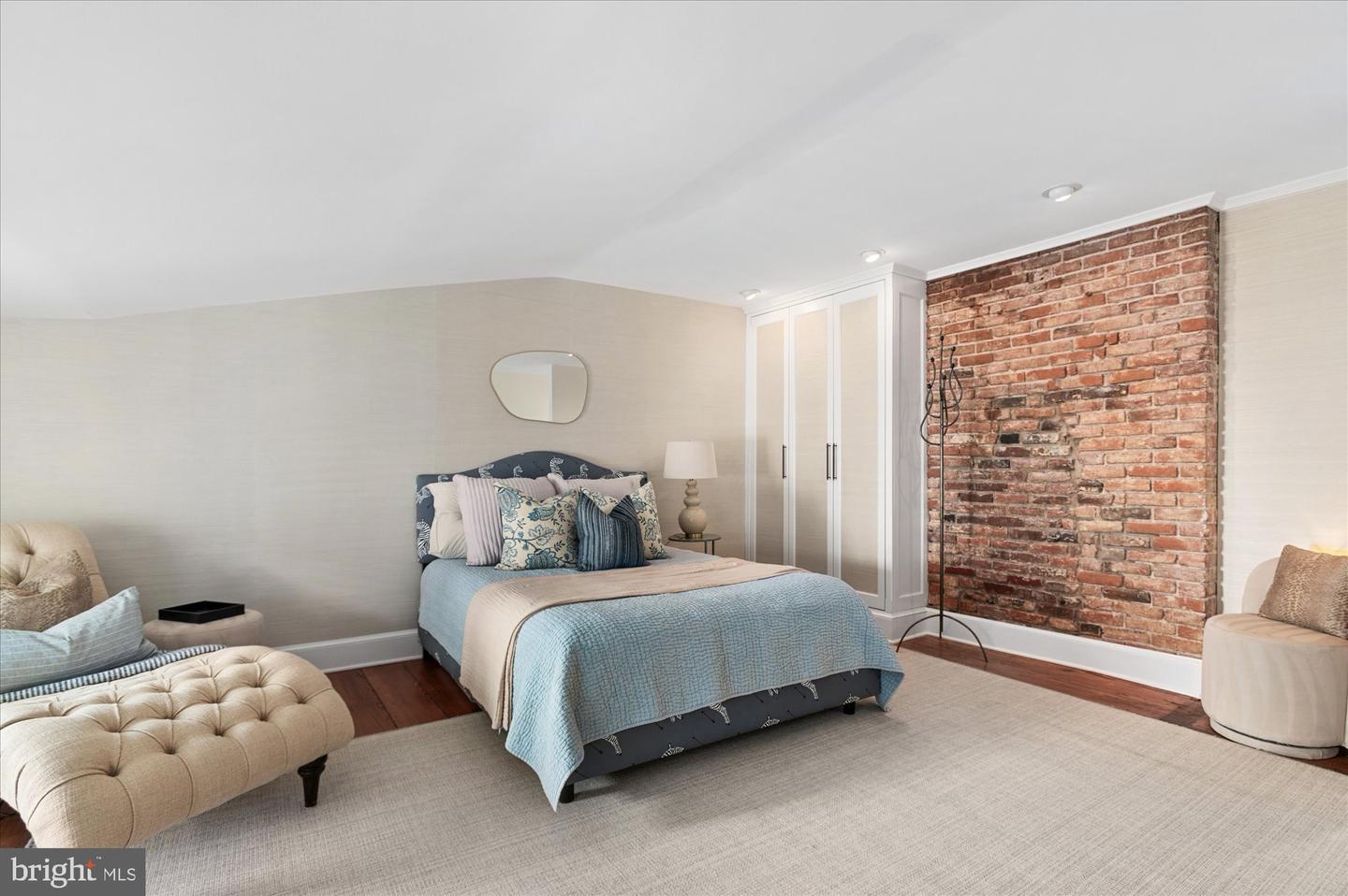 300 S COLUMBUS ST, ALEXANDRIA, Virginia 22314, 3 Bedrooms Bedrooms, 13 Rooms Rooms,3 BathroomsBathrooms,Residential,For sale,300 S COLUMBUS ST,VAAX2049368 MLS # VAAX2049368