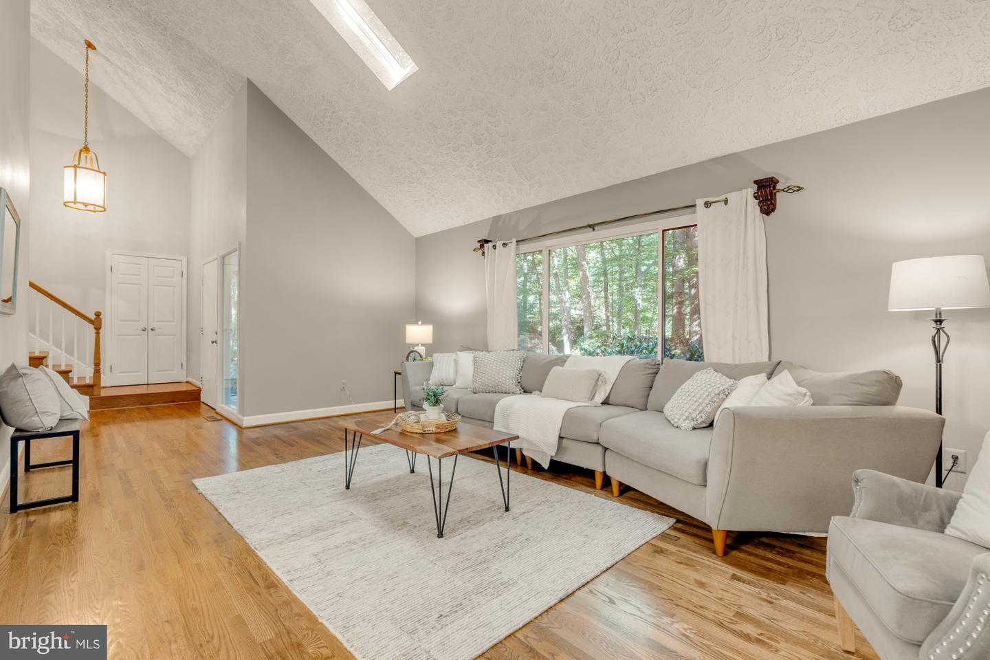 11203 SILVERLEAF DR, FAIRFAX STATION, Virginia 22039, 4 Bedrooms Bedrooms, ,2 BathroomsBathrooms,Residential,For sale,11203 SILVERLEAF DR,VAFX2265262 MLS # VAFX2265262