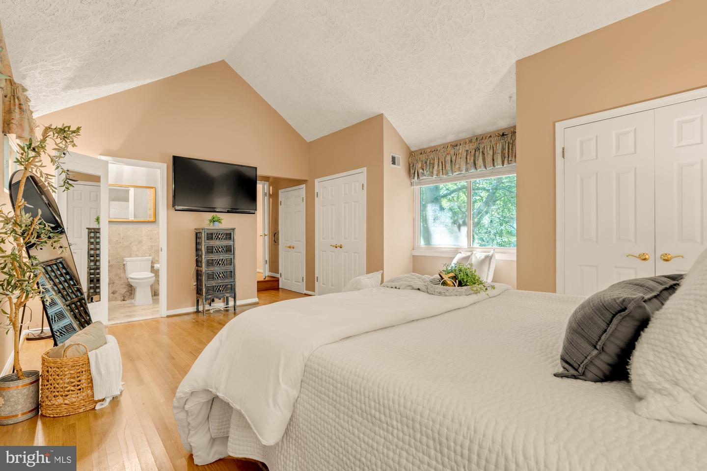 11203 SILVERLEAF DR, FAIRFAX STATION, Virginia 22039, 4 Bedrooms Bedrooms, ,2 BathroomsBathrooms,Residential,For sale,11203 SILVERLEAF DR,VAFX2265262 MLS # VAFX2265262