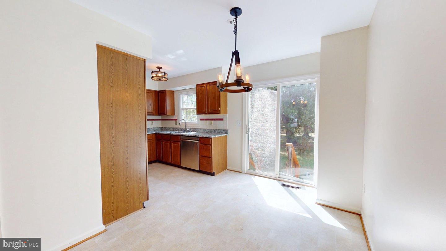 20044 CREW SQ, ASHBURN, Virginia 20147, 2 Bedrooms Bedrooms, 11 Rooms Rooms,2 BathroomsBathrooms,Residential,For sale,20044 CREW SQ,VALO2106266 MLS # VALO2106266