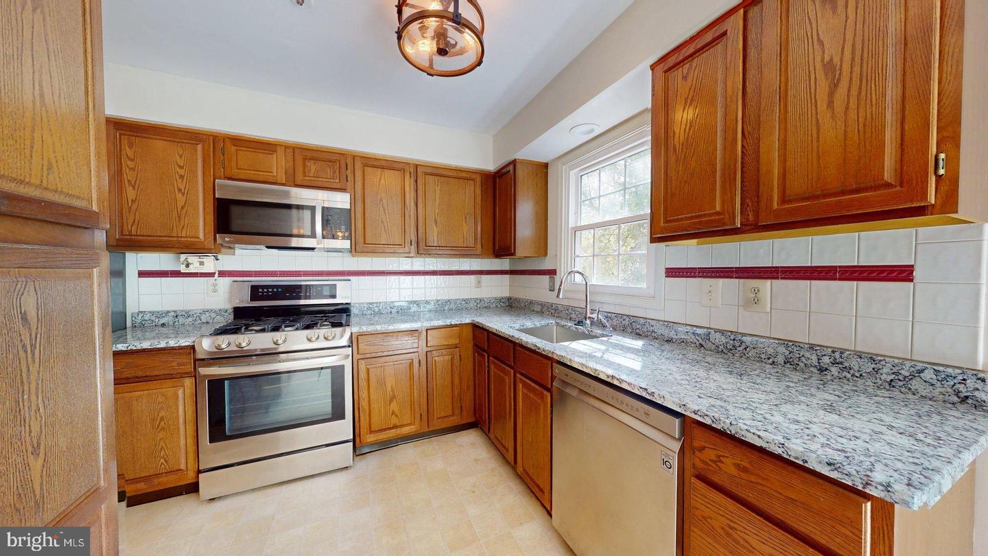 20044 CREW SQ, ASHBURN, Virginia 20147, 2 Bedrooms Bedrooms, 11 Rooms Rooms,2 BathroomsBathrooms,Residential,For sale,20044 CREW SQ,VALO2106266 MLS # VALO2106266