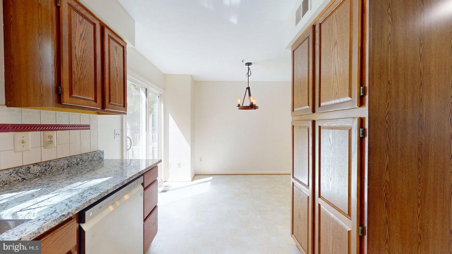 20044 CREW SQ, ASHBURN, Virginia 20147, 2 Bedrooms Bedrooms, 11 Rooms Rooms,2 BathroomsBathrooms,Residential,For sale,20044 CREW SQ,VALO2106266 MLS # VALO2106266