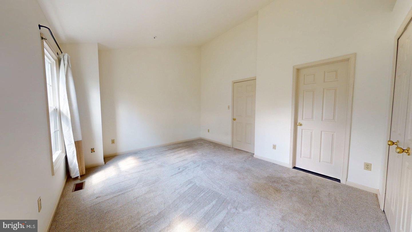 20044 CREW SQ, ASHBURN, Virginia 20147, 2 Bedrooms Bedrooms, 11 Rooms Rooms,2 BathroomsBathrooms,Residential,For sale,20044 CREW SQ,VALO2106266 MLS # VALO2106266
