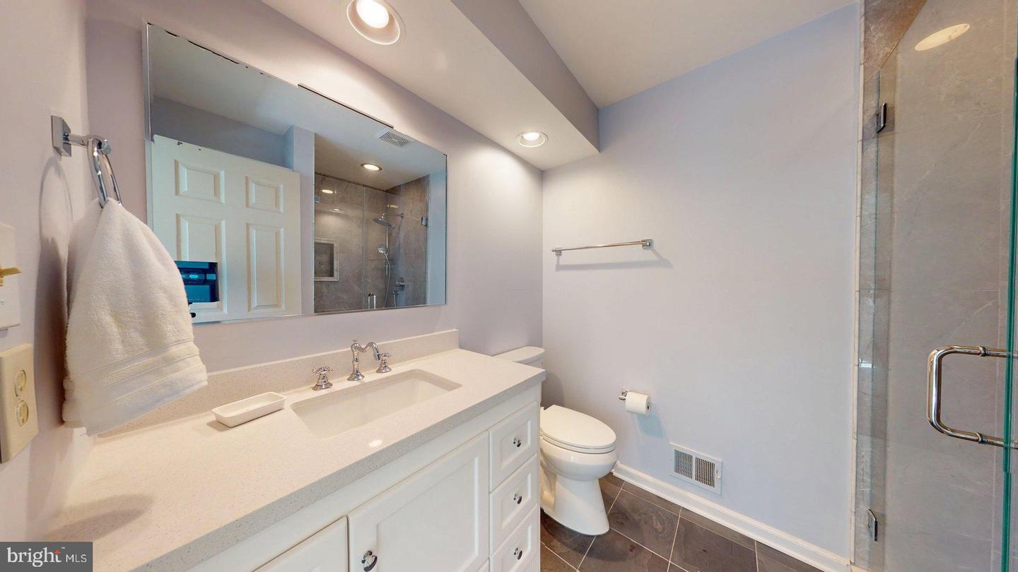 20044 CREW SQ, ASHBURN, Virginia 20147, 2 Bedrooms Bedrooms, 11 Rooms Rooms,2 BathroomsBathrooms,Residential,For sale,20044 CREW SQ,VALO2106266 MLS # VALO2106266