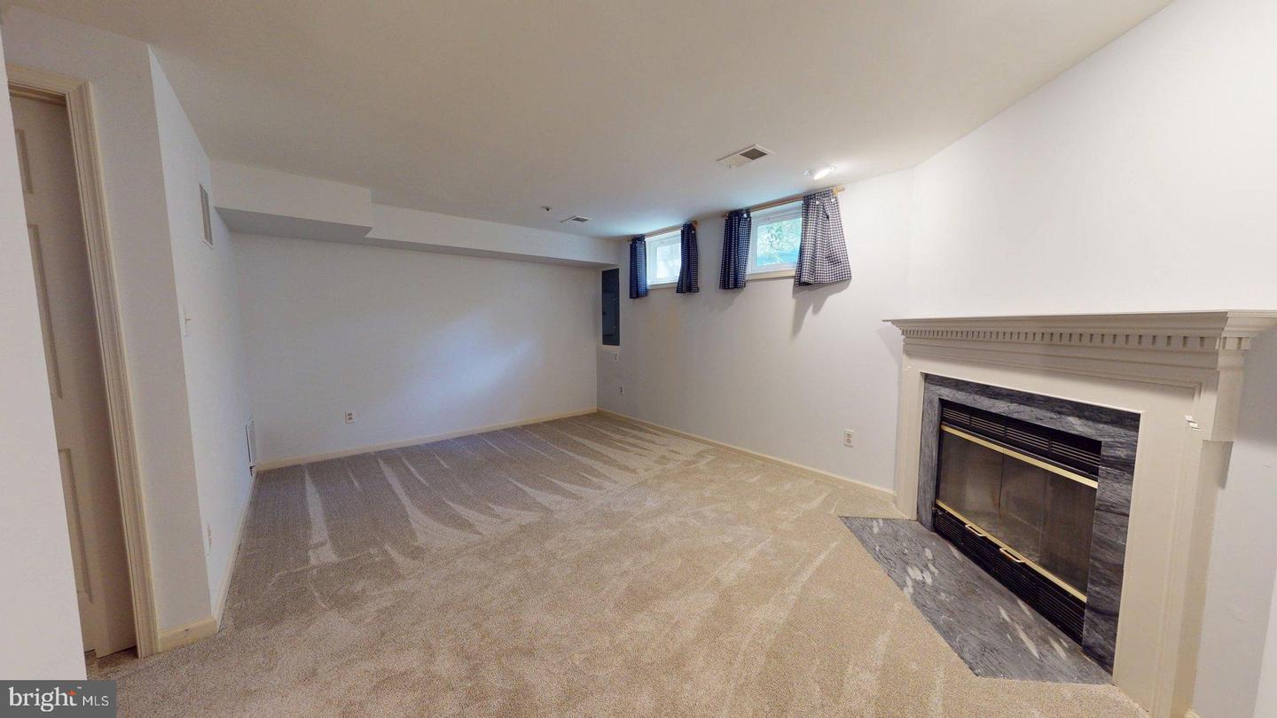 20044 CREW SQ, ASHBURN, Virginia 20147, 2 Bedrooms Bedrooms, 11 Rooms Rooms,2 BathroomsBathrooms,Residential,For sale,20044 CREW SQ,VALO2106266 MLS # VALO2106266