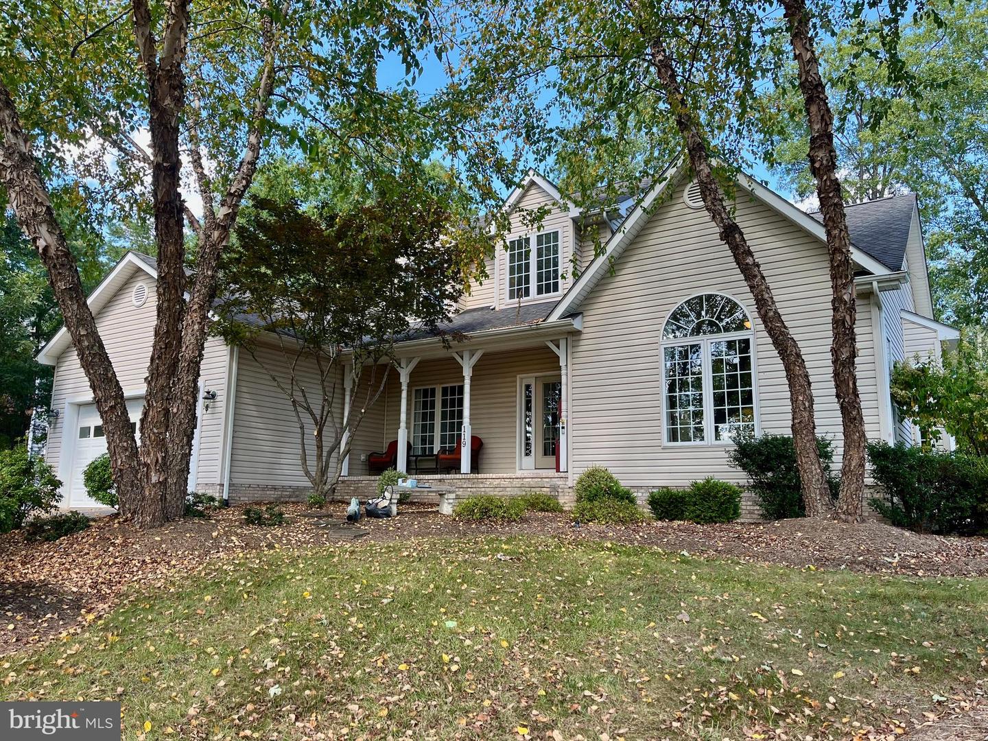 119 LAKE SHORE DR, CROSS JUNCTION, Virginia 22625, 4 Bedrooms Bedrooms, ,3 BathroomsBathrooms,Residential,For sale,119 LAKE SHORE DR,VAFV2036650 MLS # VAFV2036650