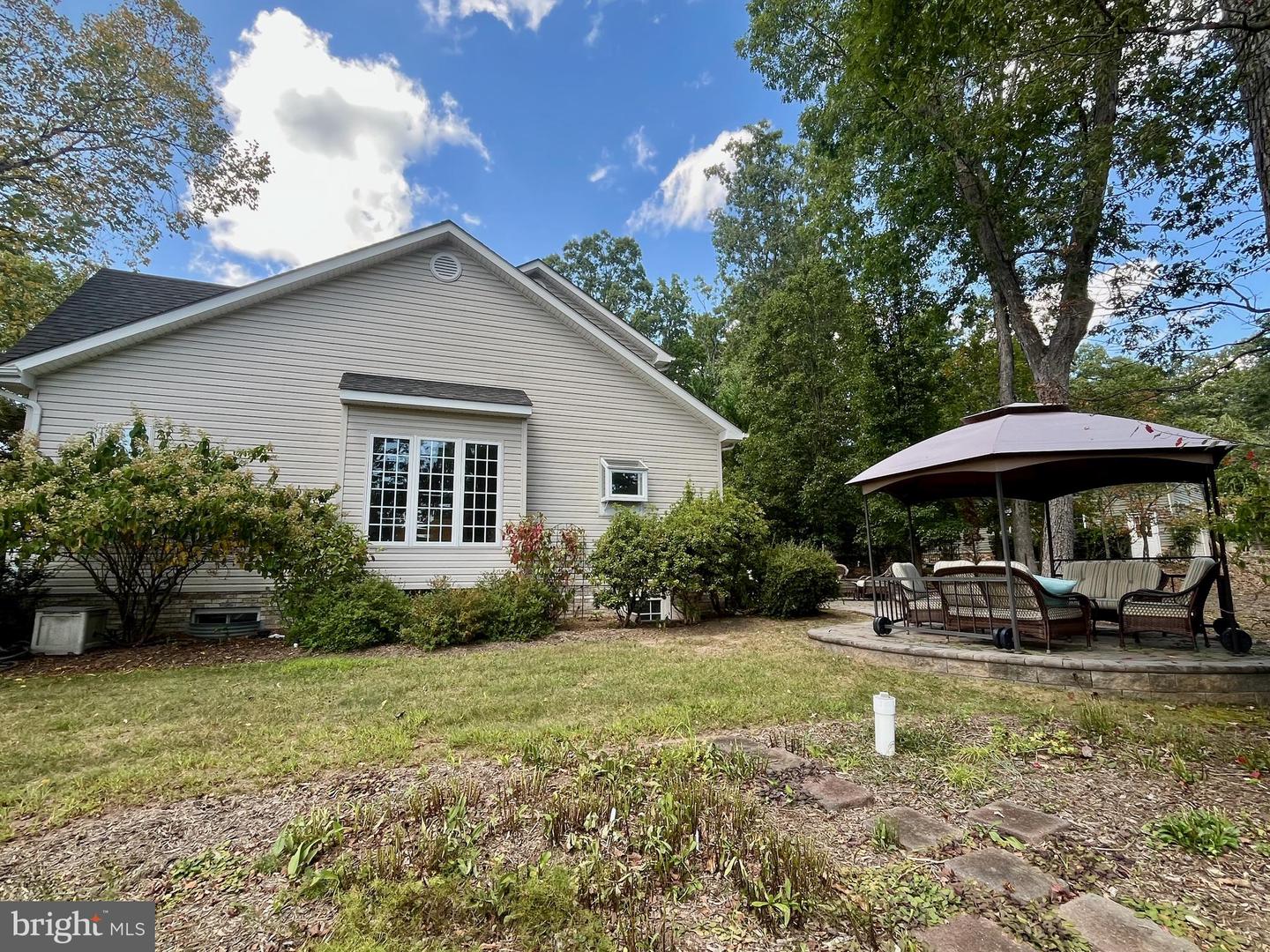 119 LAKE SHORE DR, CROSS JUNCTION, Virginia 22625, 4 Bedrooms Bedrooms, ,3 BathroomsBathrooms,Residential,For sale,119 LAKE SHORE DR,VAFV2036650 MLS # VAFV2036650
