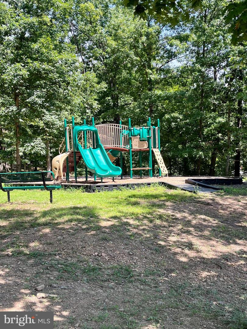 119 LAKE SHORE DR, CROSS JUNCTION, Virginia 22625, 4 Bedrooms Bedrooms, ,3 BathroomsBathrooms,Residential,For sale,119 LAKE SHORE DR,VAFV2036650 MLS # VAFV2036650