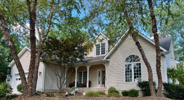 119 LAKE SHORE DR, CROSS JUNCTION, Virginia 22625, 4 Bedrooms Bedrooms, ,3 BathroomsBathrooms,Residential,For sale,119 LAKE SHORE DR,VAFV2036650 MLS # VAFV2036650