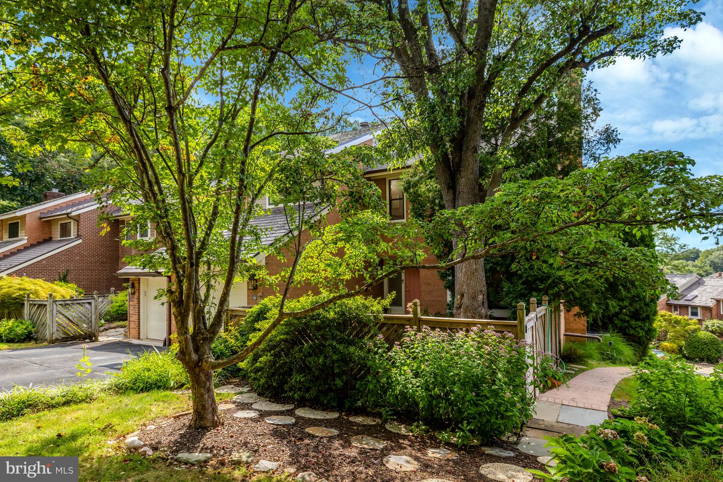 11088 GLADE CT, RESTON, Virginia 20191, 3 Bedrooms Bedrooms, 15 Rooms Rooms,3 BathroomsBathrooms,Residential,For sale,11088 GLADE CT,VAFX2265286 MLS # VAFX2265286