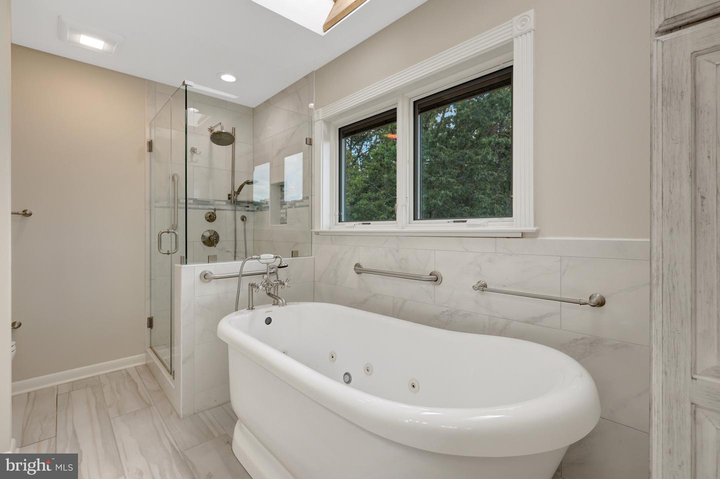 11088 GLADE CT, RESTON, Virginia 20191, 3 Bedrooms Bedrooms, 15 Rooms Rooms,3 BathroomsBathrooms,Residential,For sale,11088 GLADE CT,VAFX2265286 MLS # VAFX2265286