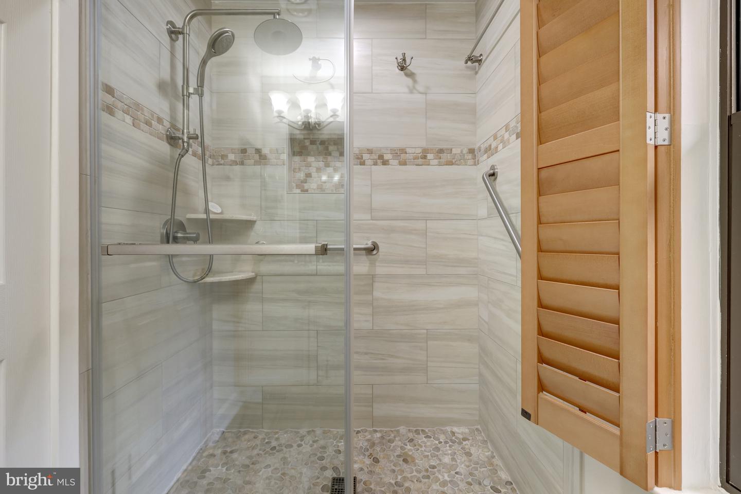 11088 GLADE CT, RESTON, Virginia 20191, 3 Bedrooms Bedrooms, 15 Rooms Rooms,3 BathroomsBathrooms,Residential,For sale,11088 GLADE CT,VAFX2265286 MLS # VAFX2265286