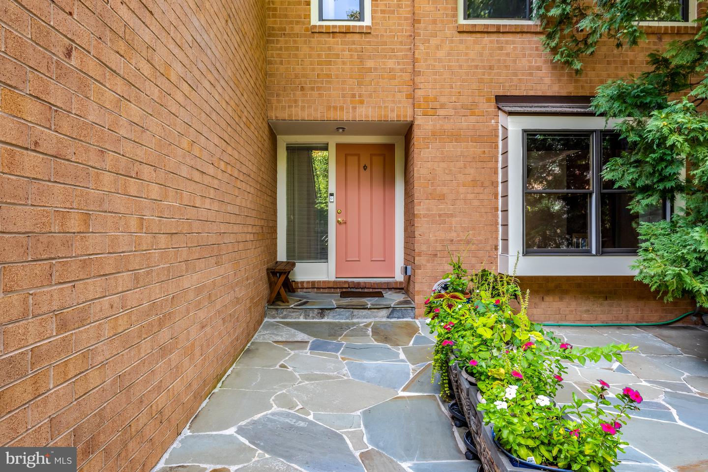 11088 GLADE CT, RESTON, Virginia 20191, 3 Bedrooms Bedrooms, 15 Rooms Rooms,3 BathroomsBathrooms,Residential,For sale,11088 GLADE CT,VAFX2265286 MLS # VAFX2265286