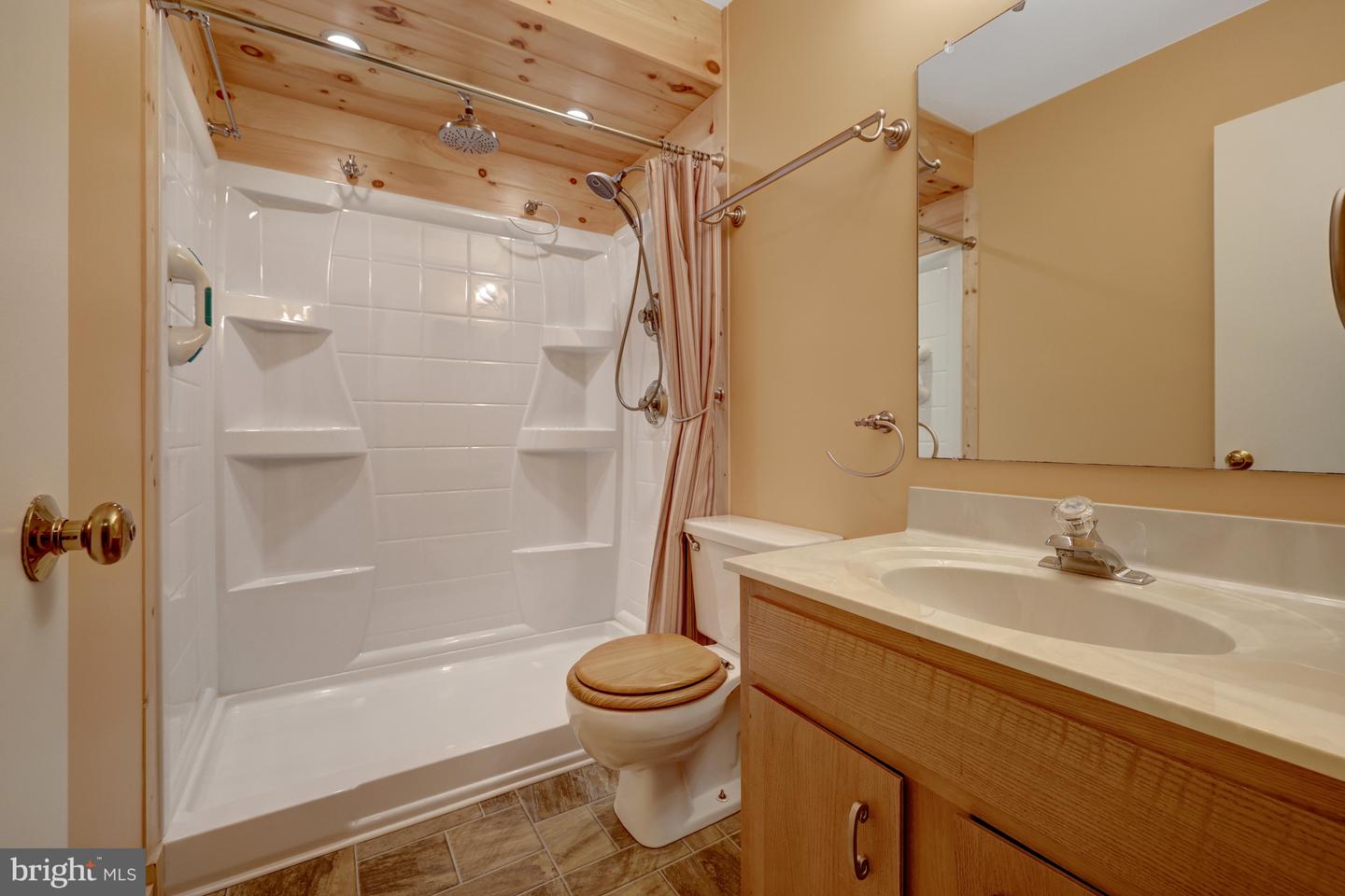 11088 GLADE CT, RESTON, Virginia 20191, 3 Bedrooms Bedrooms, 15 Rooms Rooms,3 BathroomsBathrooms,Residential,For sale,11088 GLADE CT,VAFX2265286 MLS # VAFX2265286