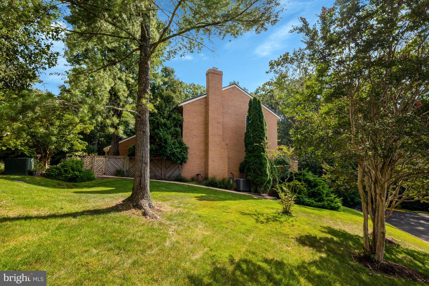 11088 GLADE CT, RESTON, Virginia 20191, 3 Bedrooms Bedrooms, 15 Rooms Rooms,3 BathroomsBathrooms,Residential,For sale,11088 GLADE CT,VAFX2265286 MLS # VAFX2265286