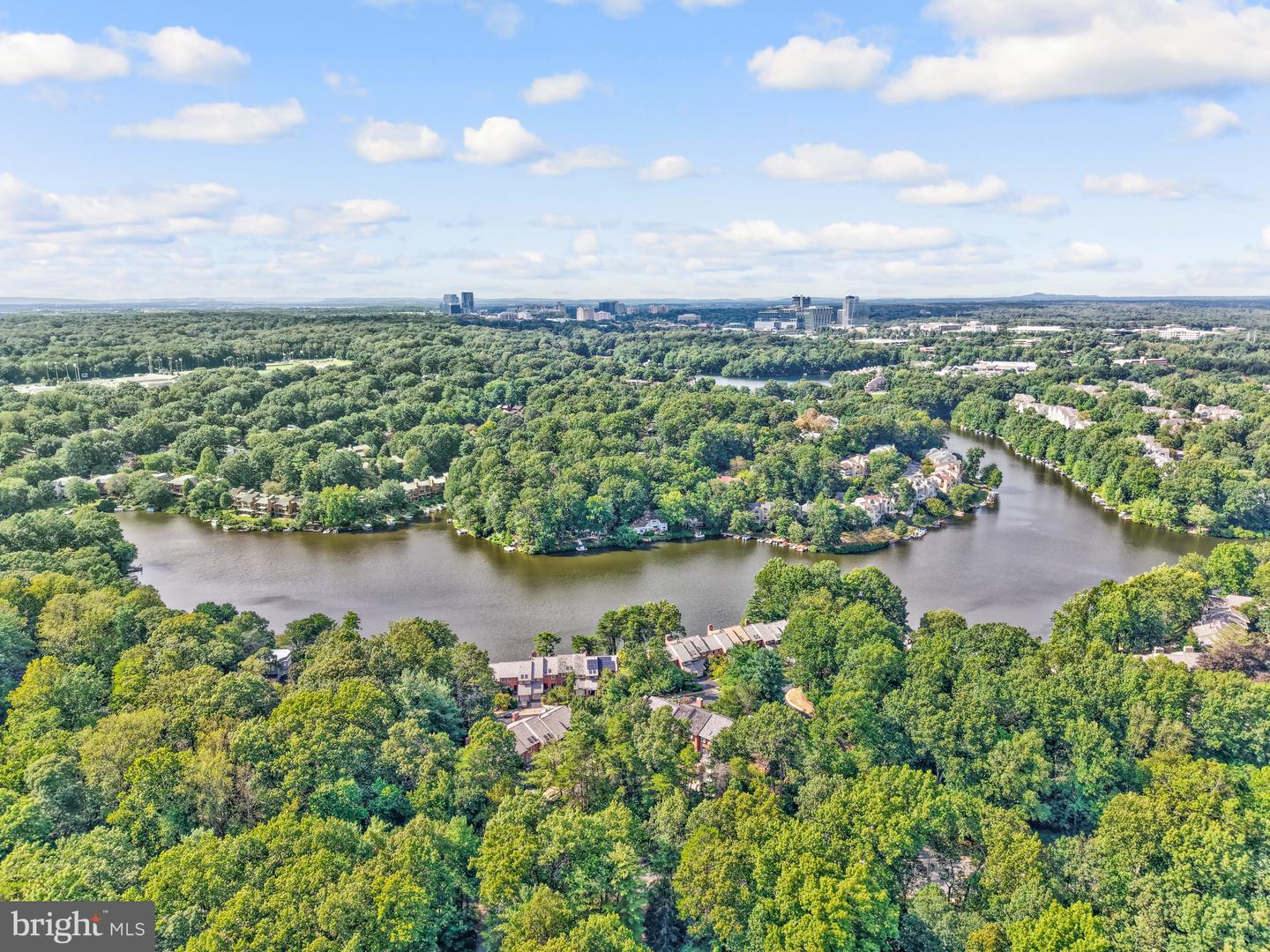 11088 GLADE CT, RESTON, Virginia 20191, 3 Bedrooms Bedrooms, 15 Rooms Rooms,3 BathroomsBathrooms,Residential,For sale,11088 GLADE CT,VAFX2265286 MLS # VAFX2265286